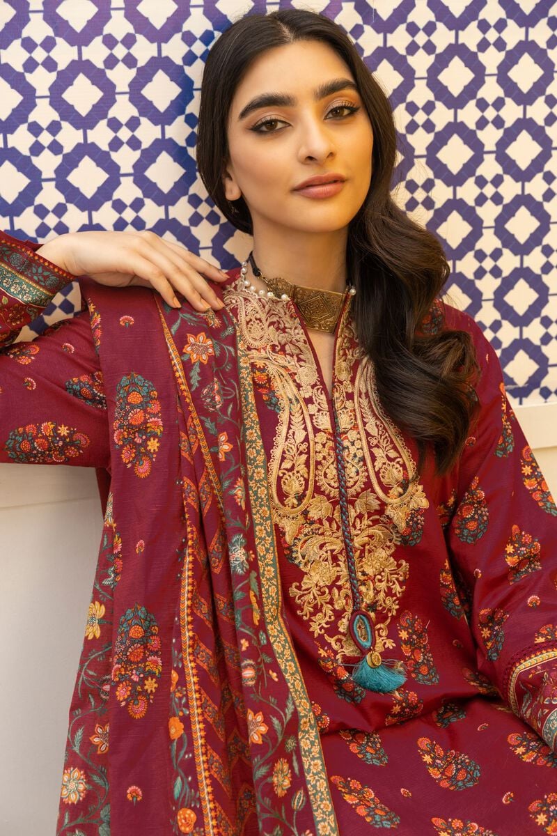 Khaadi-Lawn-suit-in-red