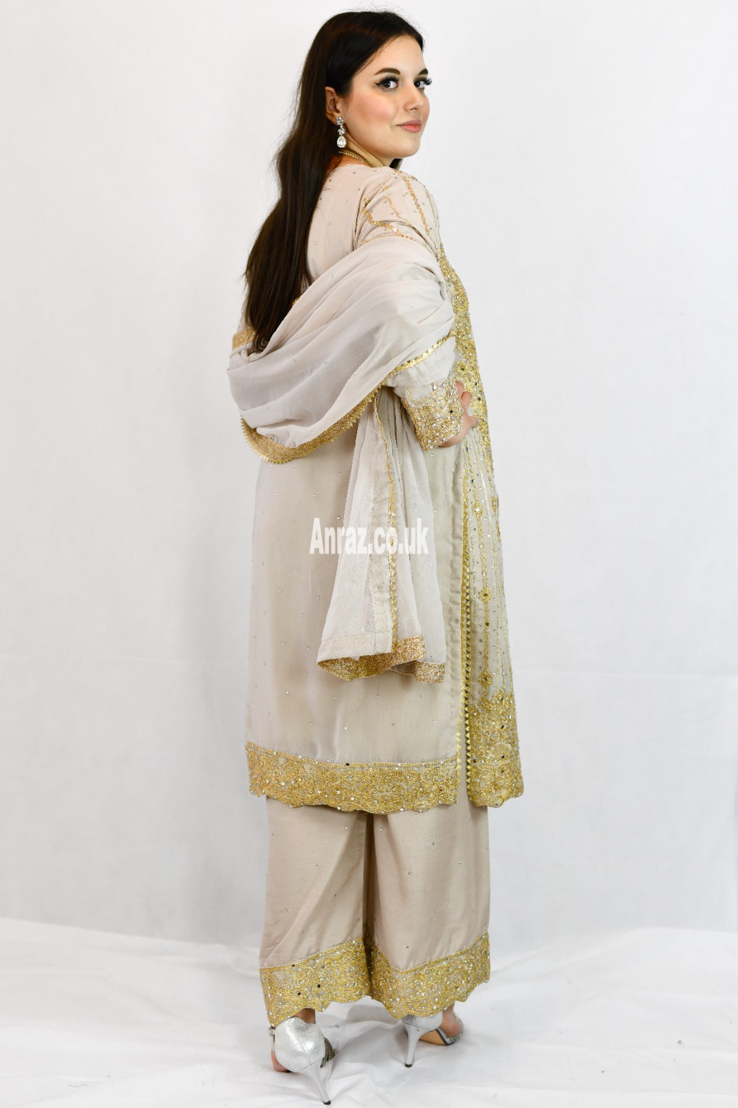 kameez-with-trousers-back